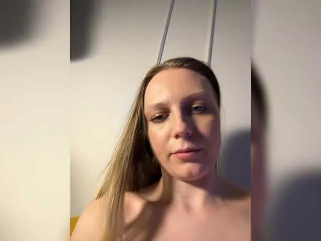 HotWillow on BongaCams