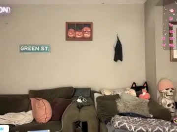 greenxxxqueen — Hello, Im Nikki! Make me smile :) #TRANS #mistress #pvt #smalltits #c2c #bigcock