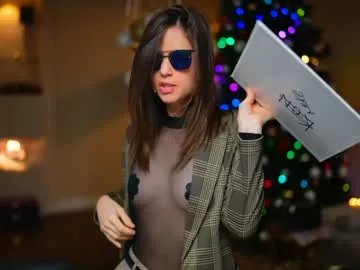 newchloe18 on Chaturbate