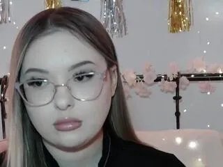 lindsey_lu on Flirt4Free