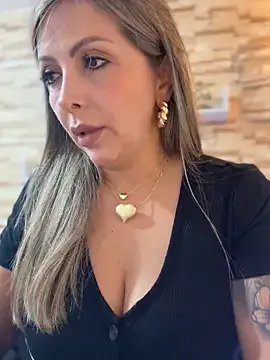 _Abril-Office1 on StripChat