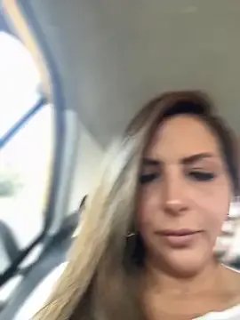 _Abril-Office1 on StripChat