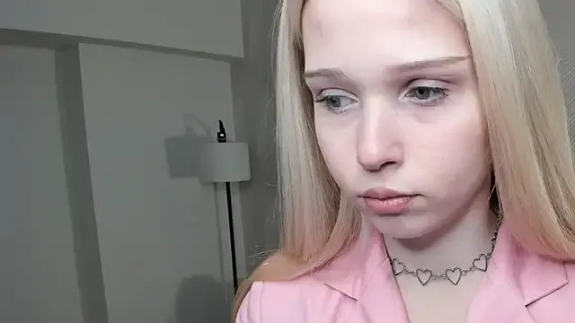 CherrylHolme on StripChat