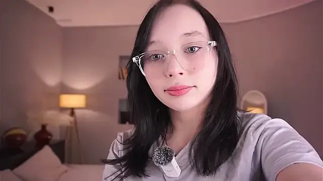 HannaHayles — pinch my hard nipples