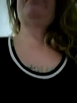 julimonroe — Tits out 