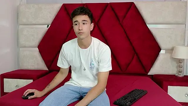 KathyAiden on StripChat