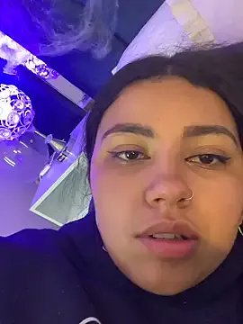 Larabrooks on StripChat