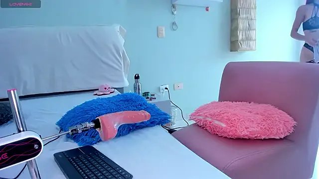 Luna_Raay — control for 1min+tits out