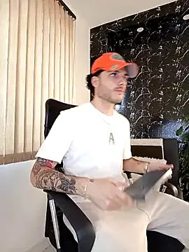 Rafael_Mendezz on StripChat