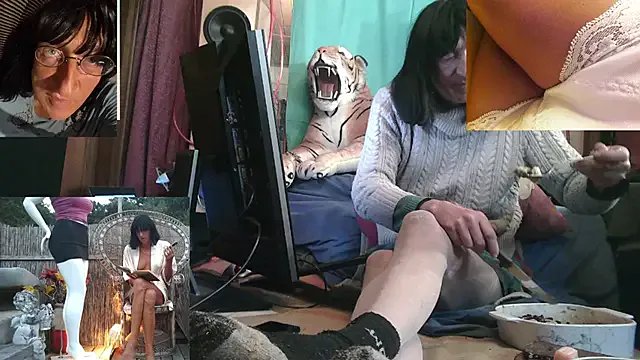 SissiDomination — I show my cute titties